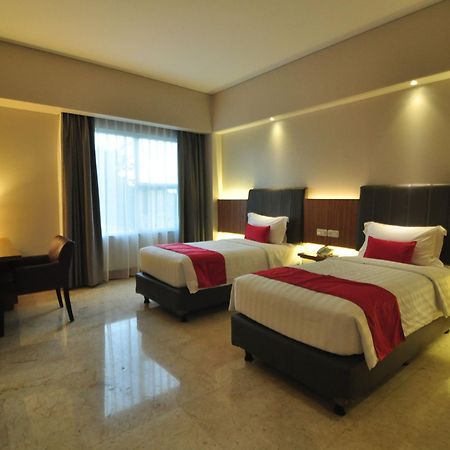 Demelia Hotel Makassar Dış mekan fotoğraf