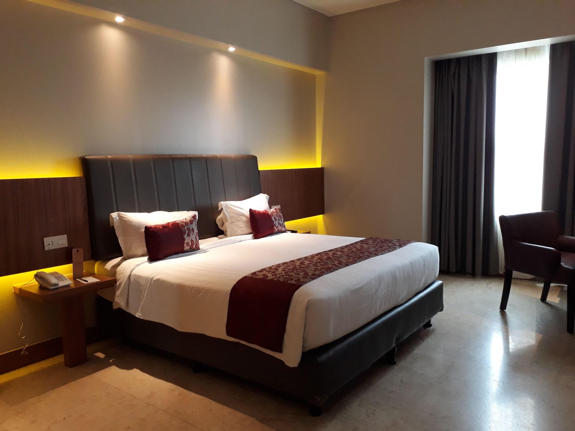 Demelia Hotel Makassar Dış mekan fotoğraf