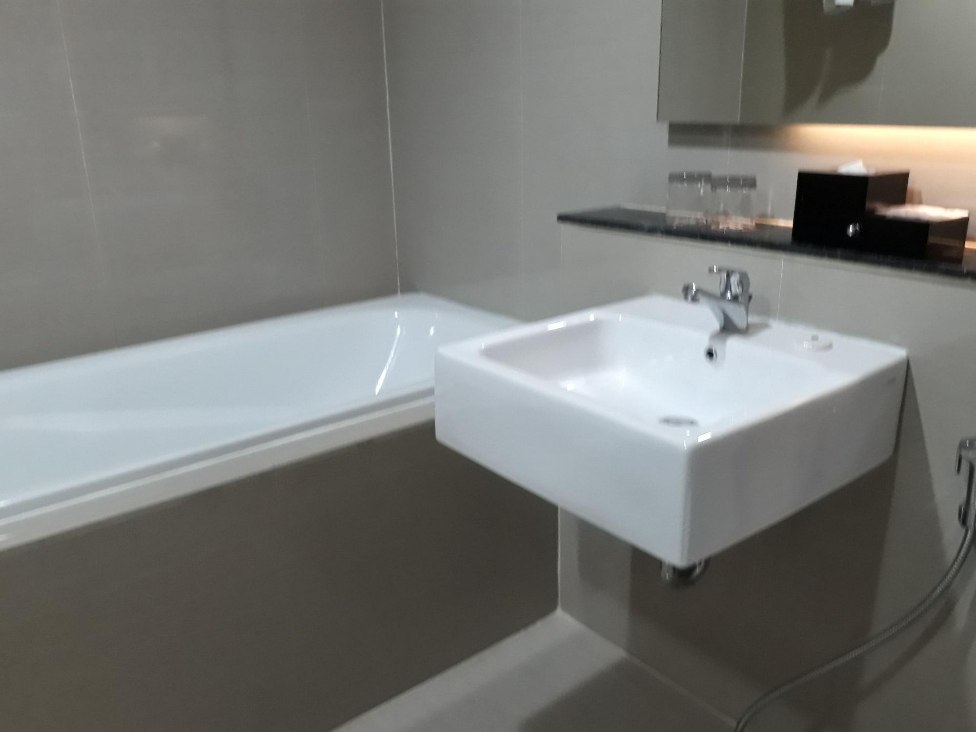Demelia Hotel Makassar Dış mekan fotoğraf