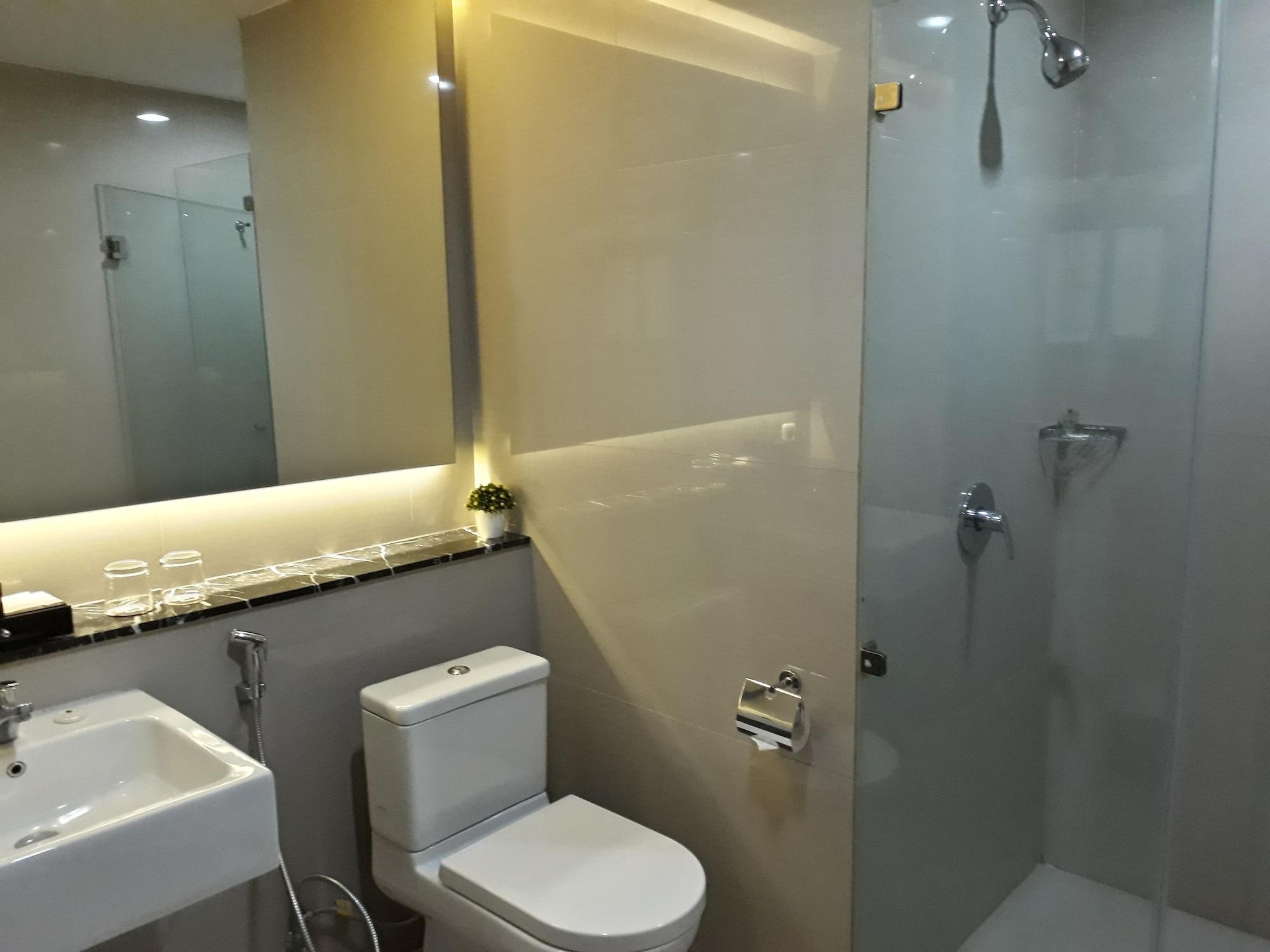 Demelia Hotel Makassar Dış mekan fotoğraf