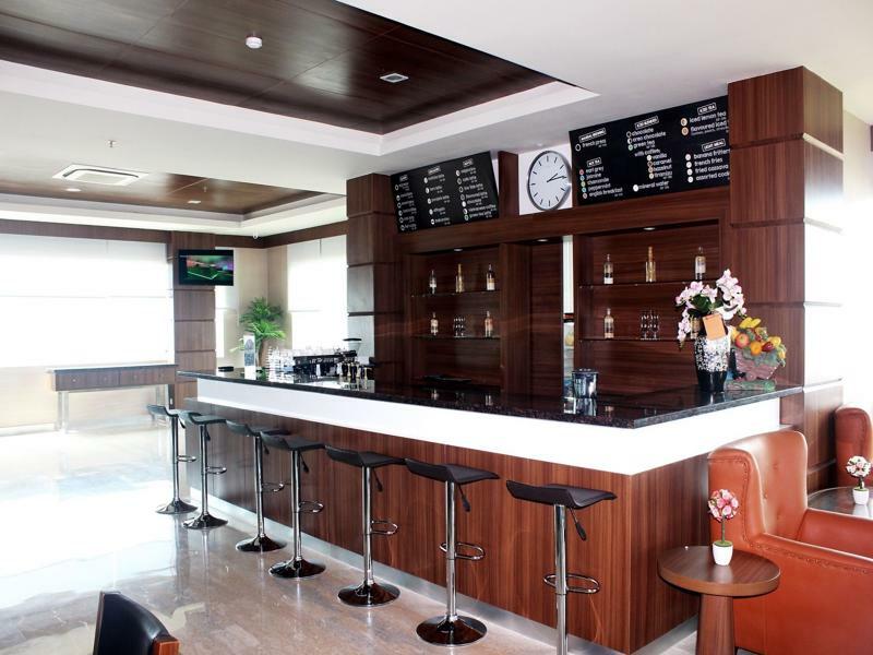 Demelia Hotel Makassar Dış mekan fotoğraf